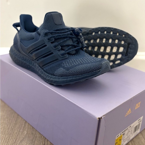 Adidas IVY PARK Ultraboost OG in Navy - Picture 1 of 6
